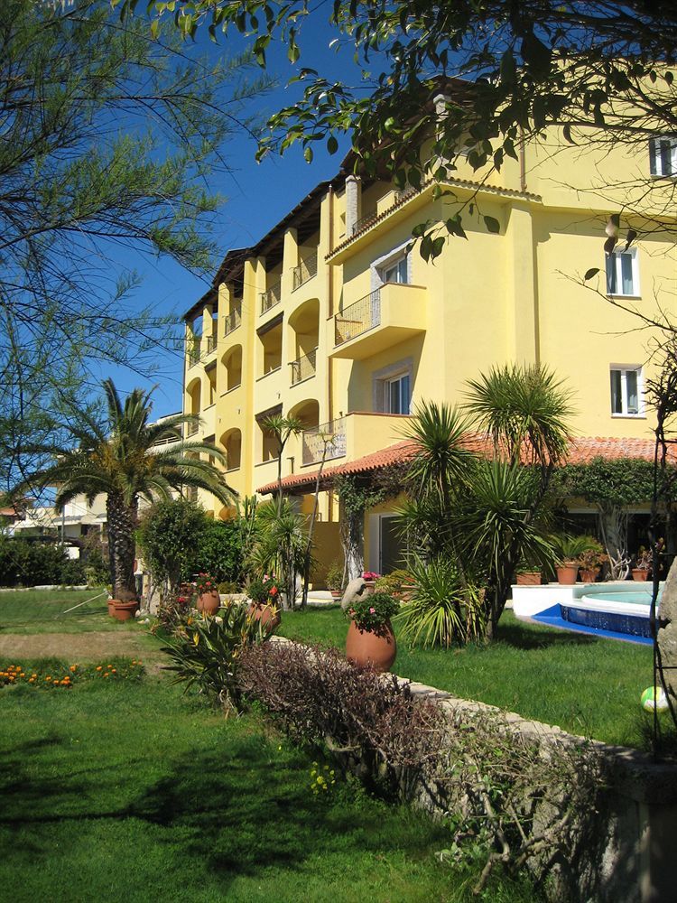 Hotel Villa Margherita Golfo Aranci Esterno foto